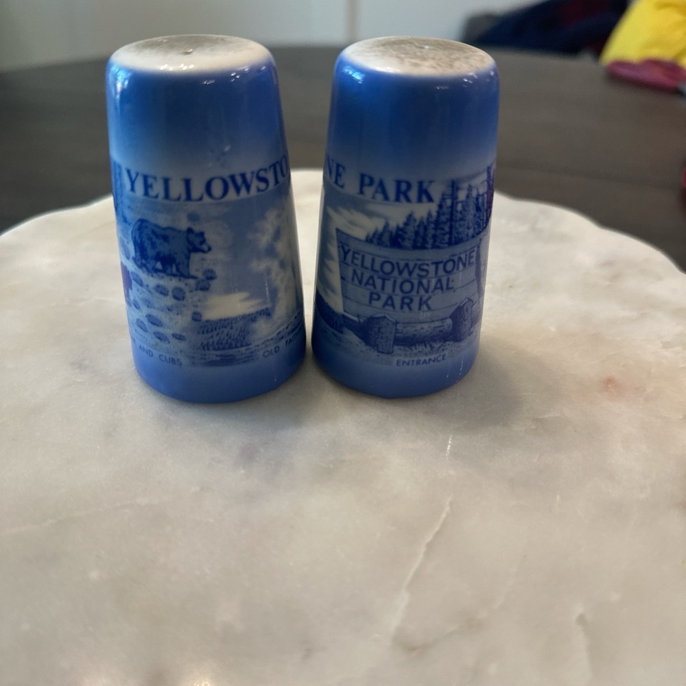Yellowstone‎ National Park Blue Souvenir Salt and Pepper Shakers